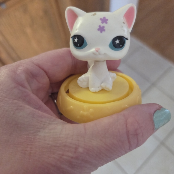 littlest pet shop mcdonalds White Cat With Purple Stars